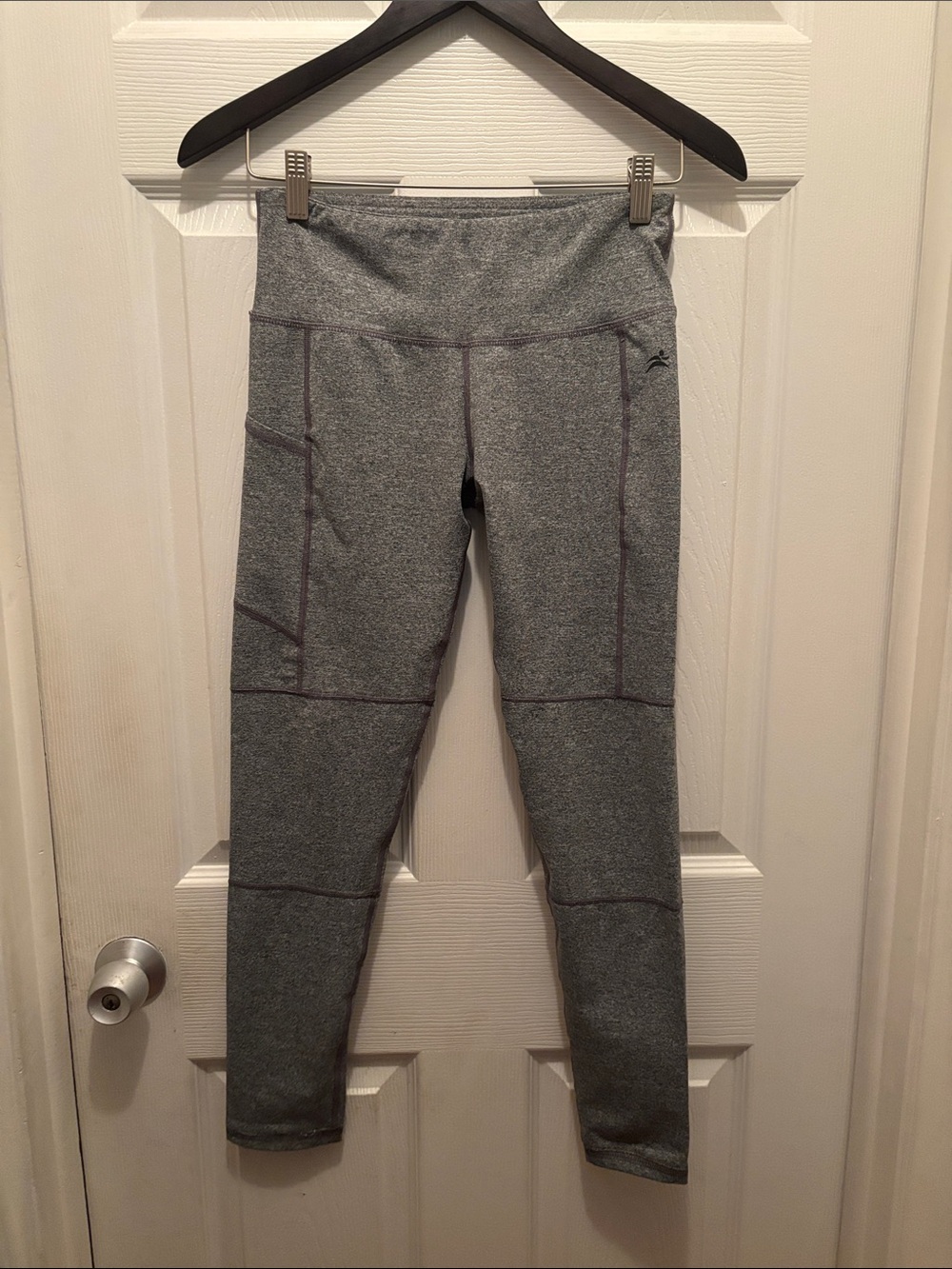 Women's Gray Performance Leggings with Side Pocket